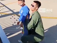 1米84帅飞行员成航展“人形打卡点”，首日参展人数预计超18万人（图）