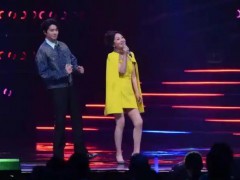 闫妮被辣评像一根发疯的香蕉 演绎微醺版《Mojito》，网友：同个舞台不同世界！