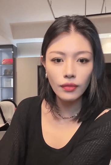 葛荟婕自曝未带走女儿小苹果真相