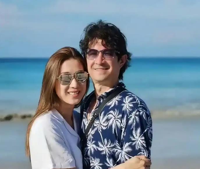 港媒曝钟嘉欣加拿大起诉丈夫争抚养权