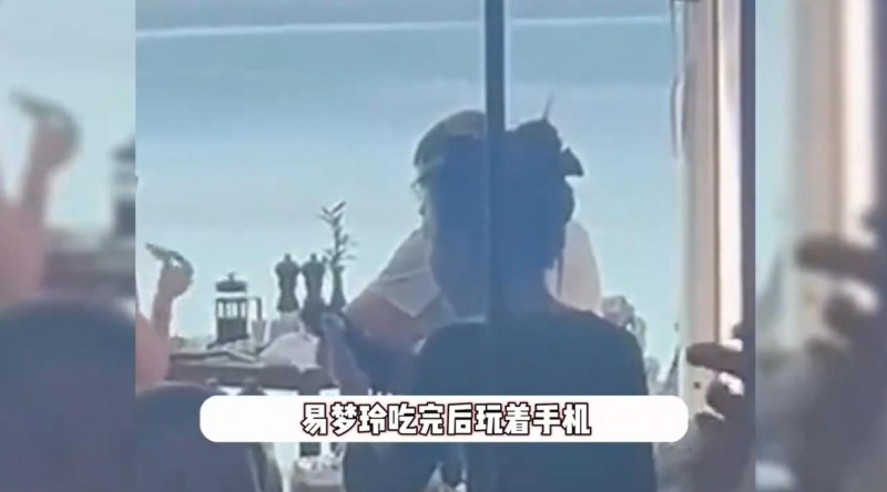 胡彦斌易梦玲还在马尔代夫喝茶