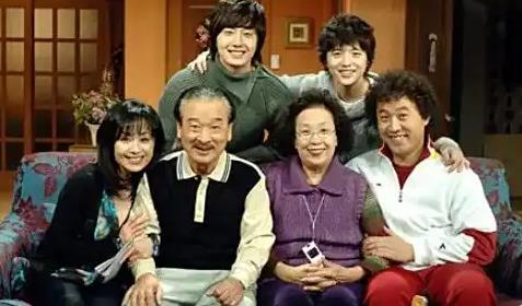 韩国演员“国民爷爷”李顺载去世