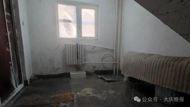 东北家里忘关水龙头变&ldquo;冰山&rdquo; 疏忽酿成微型&ldquo;冰灾&rdquo;