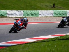 张雪爆火 这个男人是谁 张雪爆火全网！