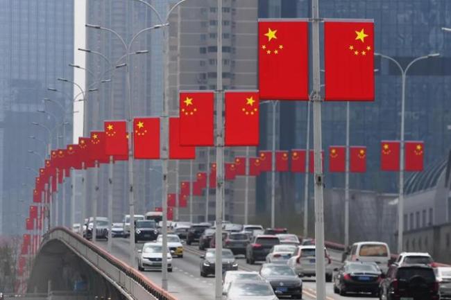 沈阳满城中国红等待英雄回家