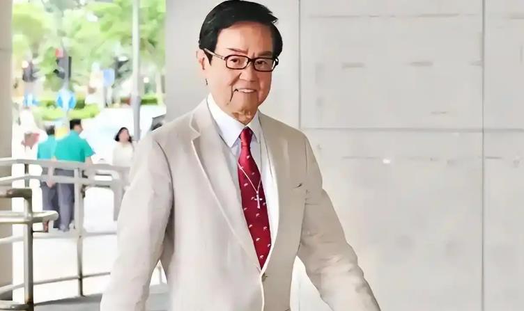 80岁黄百鸣被判处入狱5个月