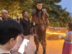 《庆余年》演员入职景区当NPC，游客：好想问问他第三季什么时候播